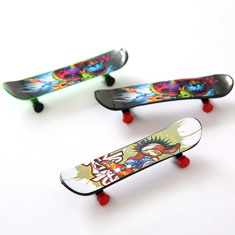 LuckyFlow Mini Plastic Skateboard